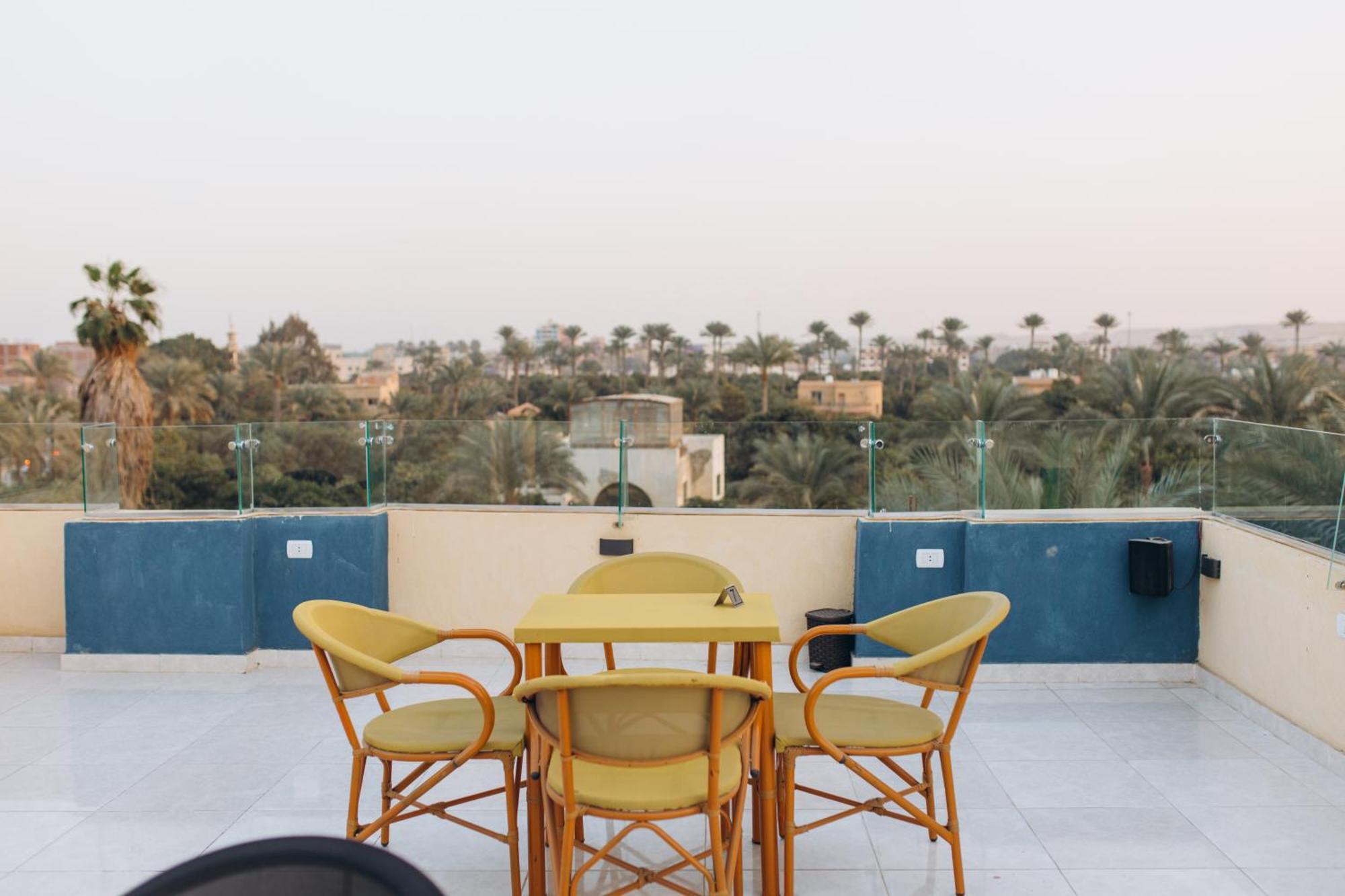 Regent Pyramids View Hotel Kafrat al Jabal ภายนอก รูปภาพ