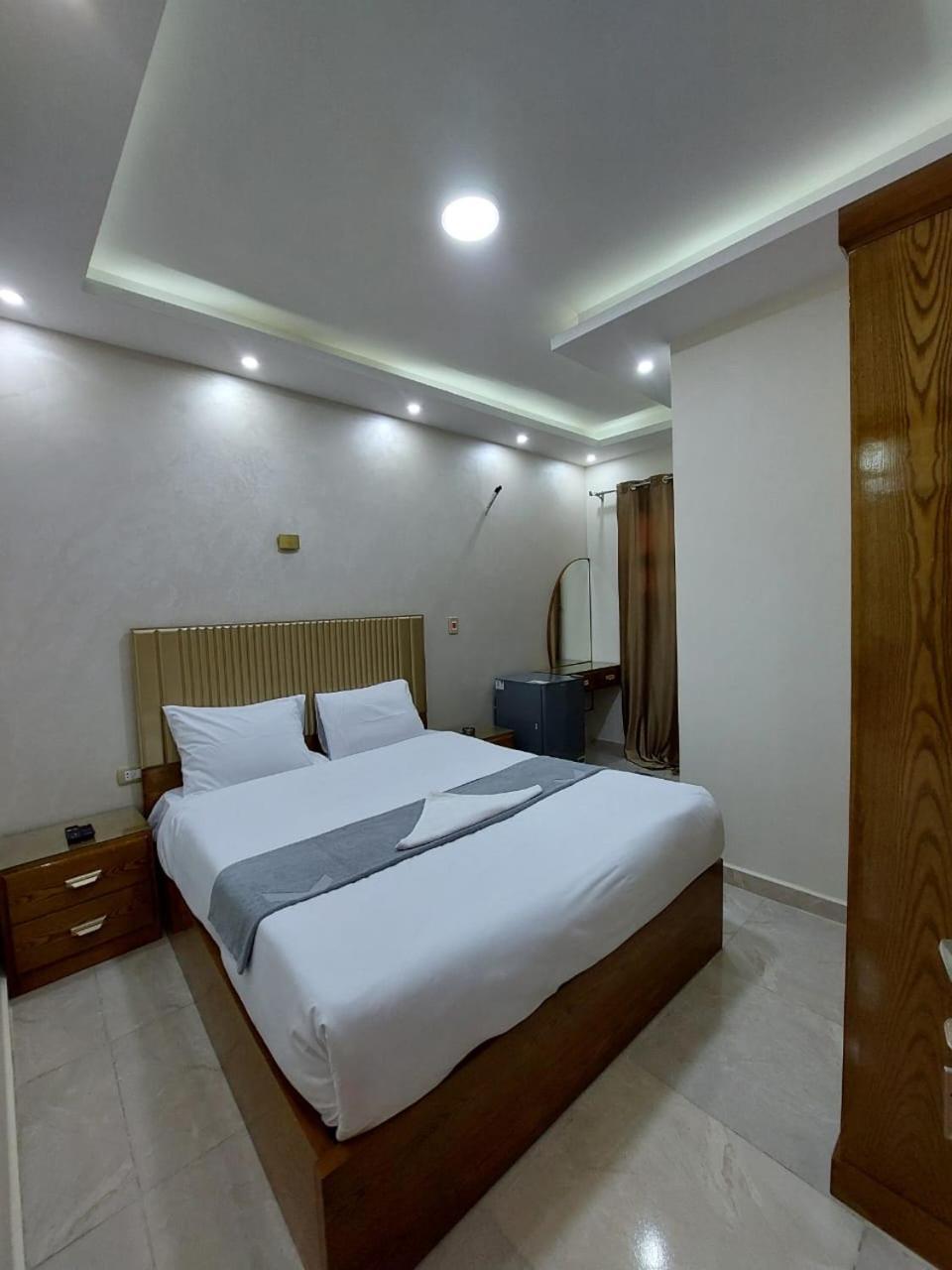 Regent Pyramids View Hotel Kafrat al Jabal ภายนอก รูปภาพ