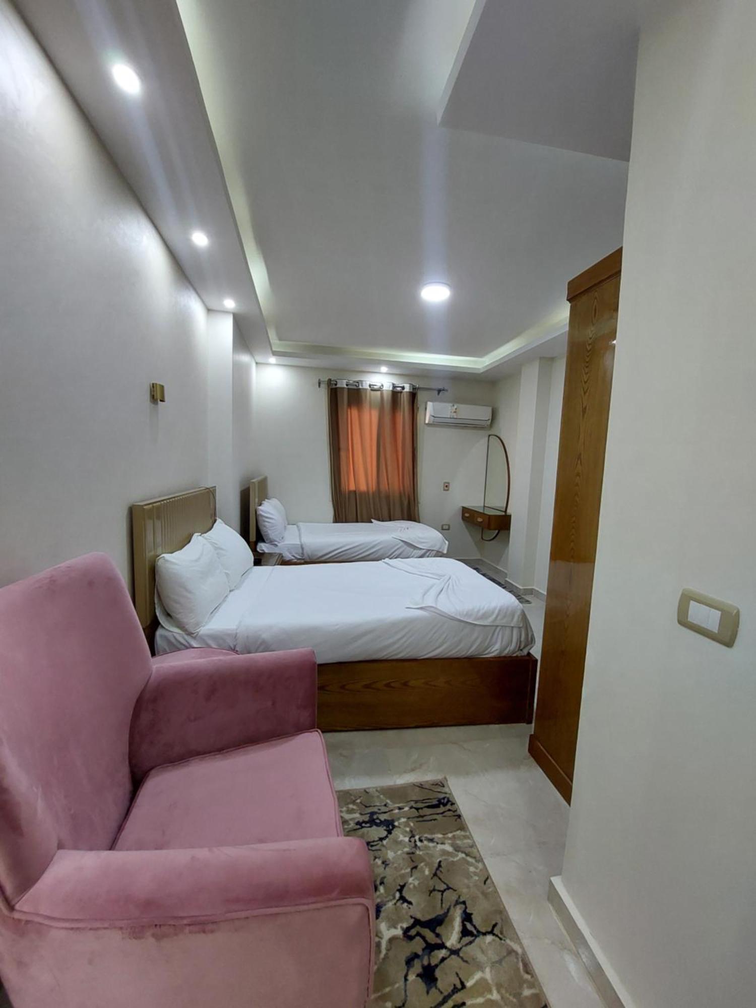 Regent Pyramids View Hotel Kafrat al Jabal ภายนอก รูปภาพ