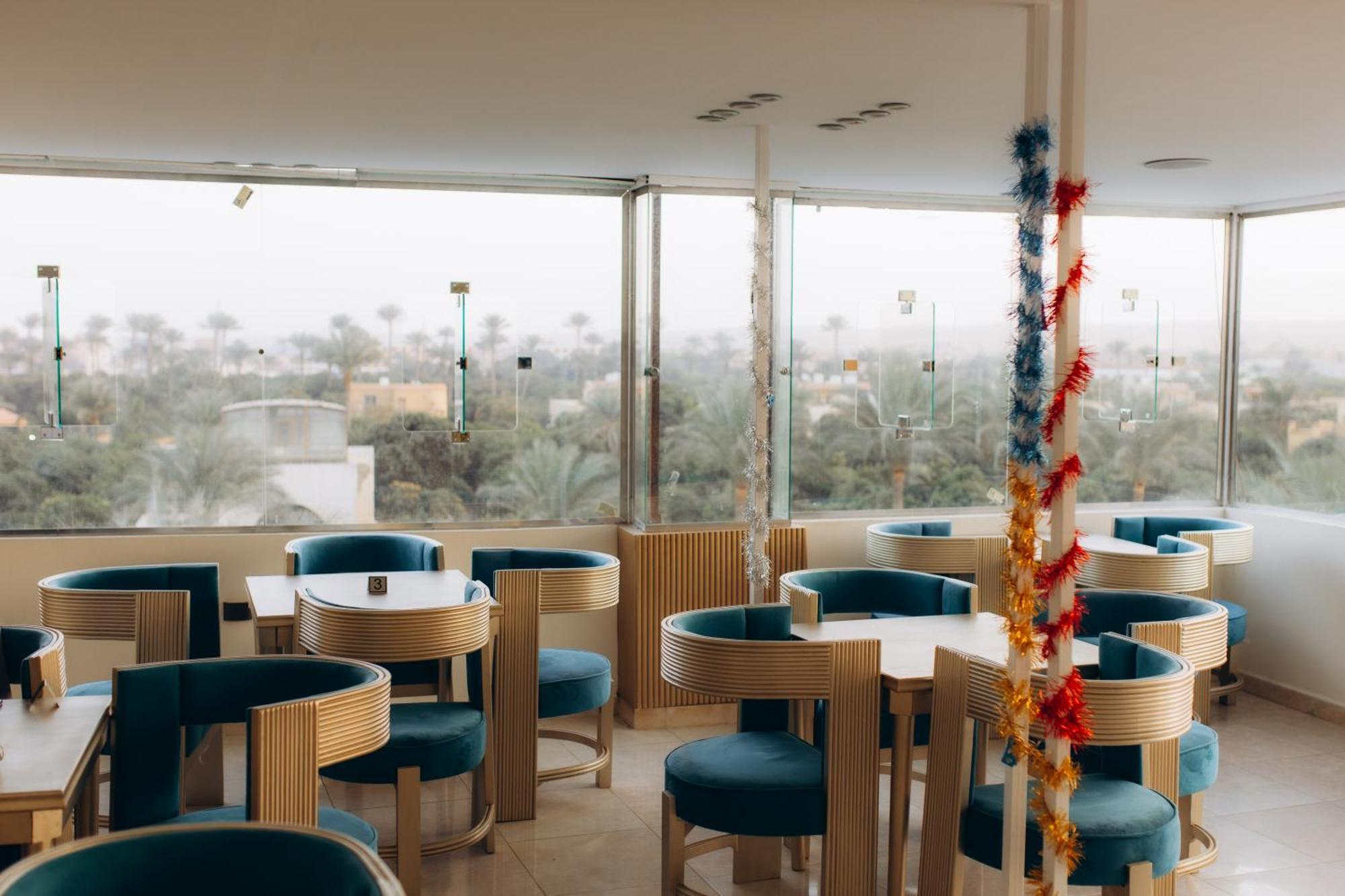 Regent Pyramids View Hotel Kafrat al Jabal ภายนอก รูปภาพ