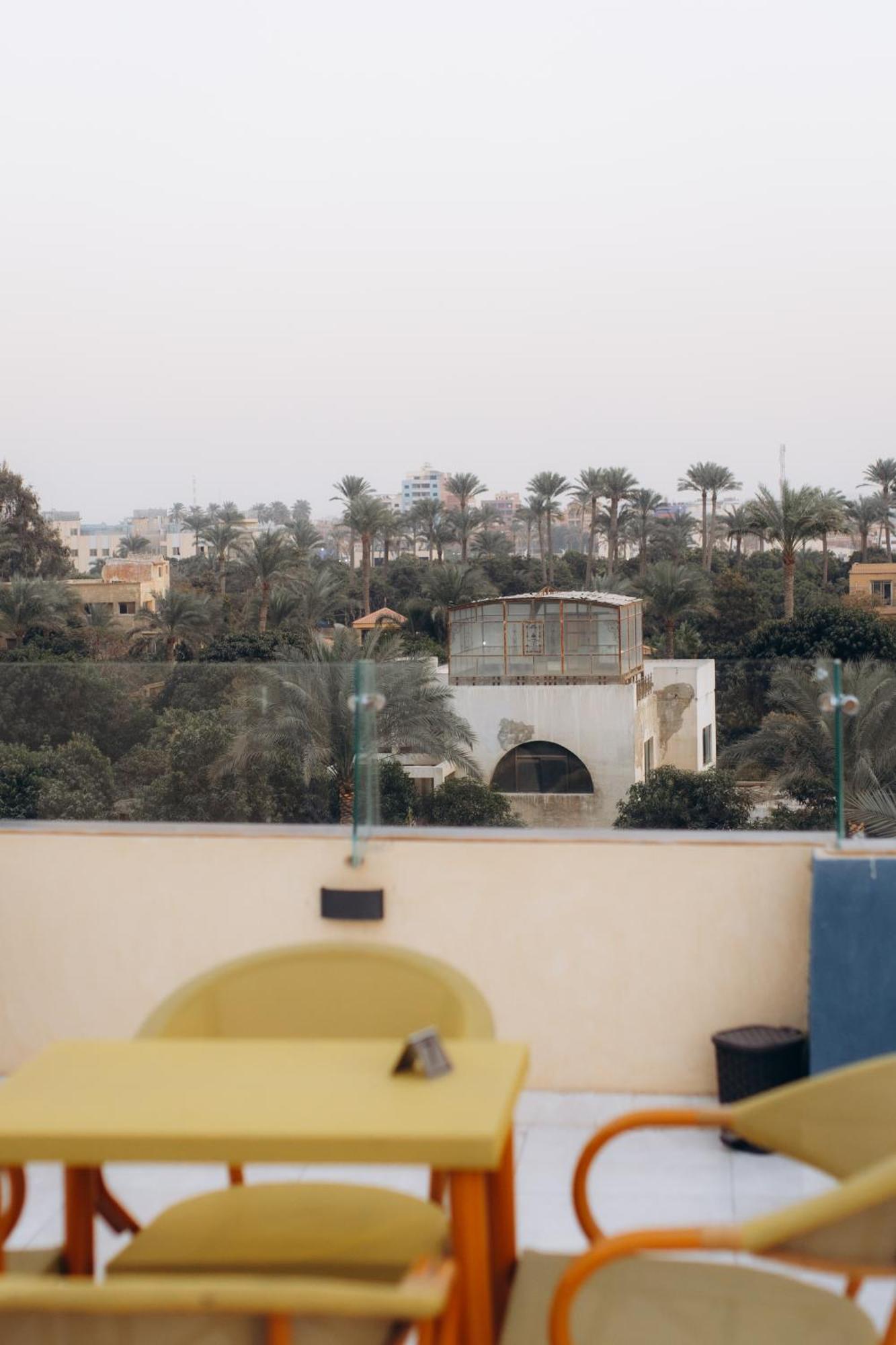 Regent Pyramids View Hotel Kafrat al Jabal ภายนอก รูปภาพ